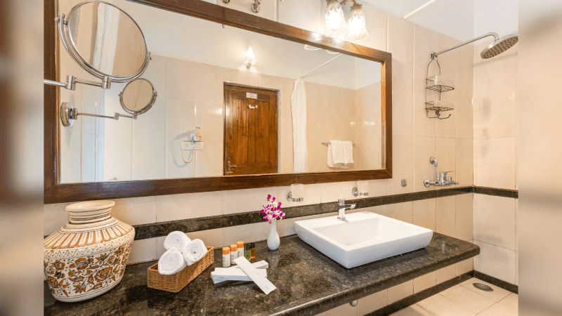 Luxury Suite - image 8